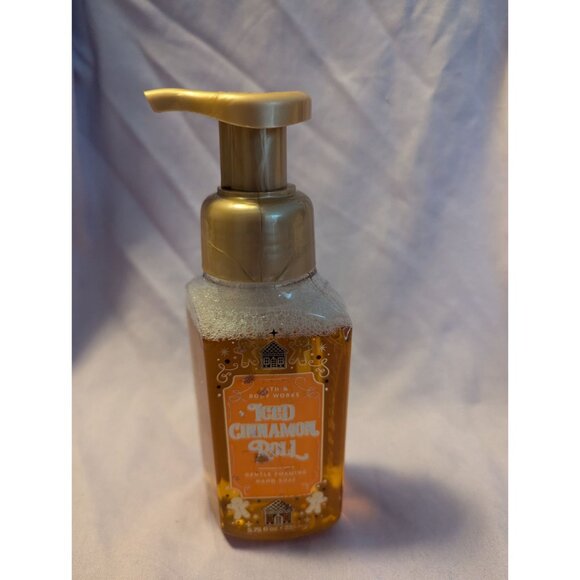 Bath & Body Works Gentle Foaming Hand Soap Iced Cinnamon Roll 8.75 Oz - Picture 1 of 2